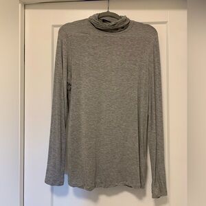 Le Chateau Medium Light Grey Turtle Neck Long Sleeve Shirt